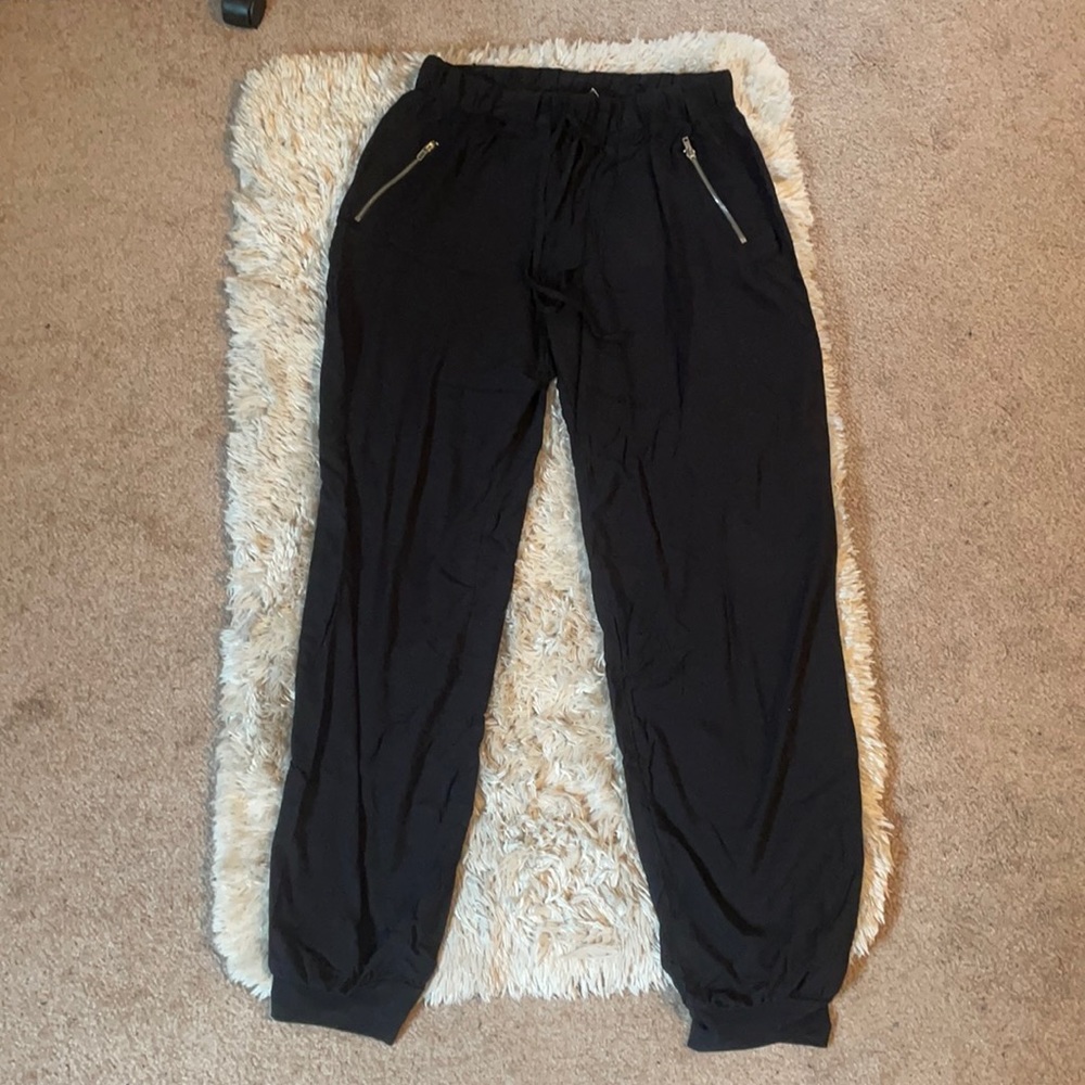 Joe B size medium black lightweight joggers